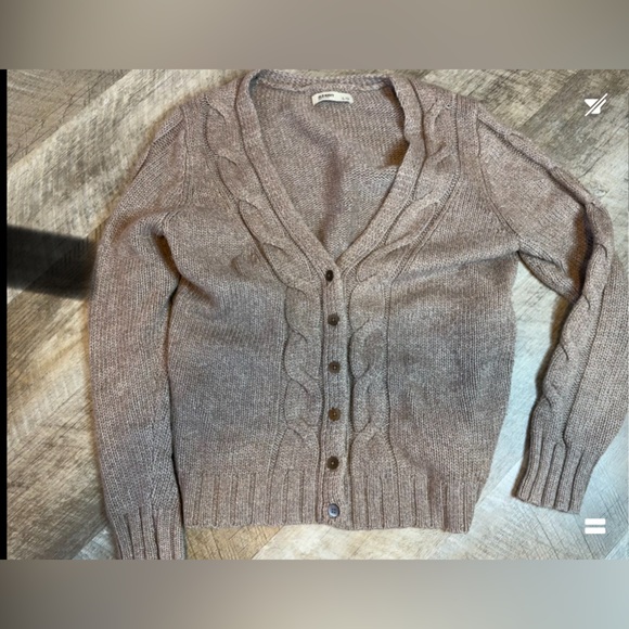 Old Navy size LARGE tan cardigan button down V neck sweater, cable knit detail - Picture 9 of 10